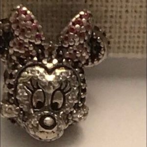 Disney pandora exclusive Minnie Mouse charm